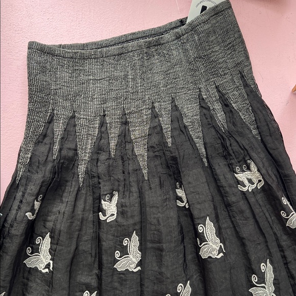 Lapis Black Maxi Skirt with White Embroidery - Picture 5 of 8